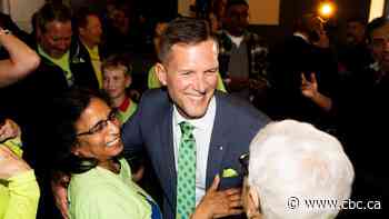 Big wins, shocking losses, and goodbye to a 46-year mayor: what to know about Ontario's 400+ elections