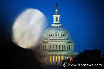 Man charged with mailing threatening letters with white substance to members of Congress