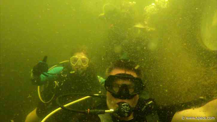 How 'spacewalking' underwater made me feel like I was really in space