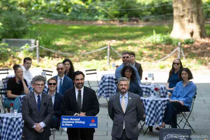 Some NYC restaurants lost entire outdoor dining seasons waiting for permits, comptroller finds