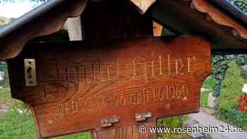 Kreuz an Paula Hitlers Grab in Schönau am Königssee verschwunden