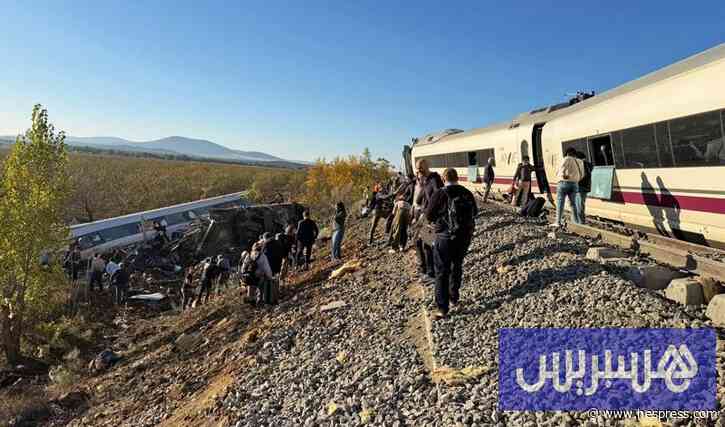 قتلى في حادث تصادم قطارين بإسبانيا