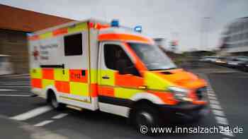 Unfall in Ampfing: Senior (85) verletzt - Auto abgeschleppt