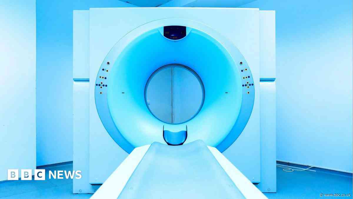 'Dangerous' doctor struck off after failing to quit