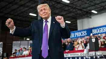 Donald Trump 'Slurred Heavily' Onstage as 'Dentures Seemed to Be Falling Out', Journalist Claims