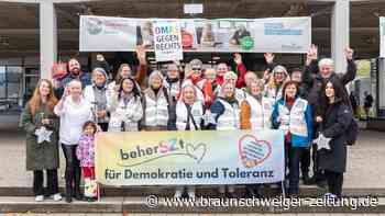 „Schlagkräftig sind wir“: Wie eine Demo in Salzgitter 30 Omas zusammenbrachte