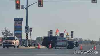 3 dead following multi-vehicle crash in Lakeshore: OPP