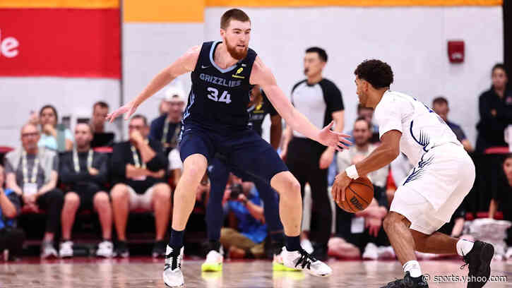 Lakers agree to two-way deal with center Lawson Lovering