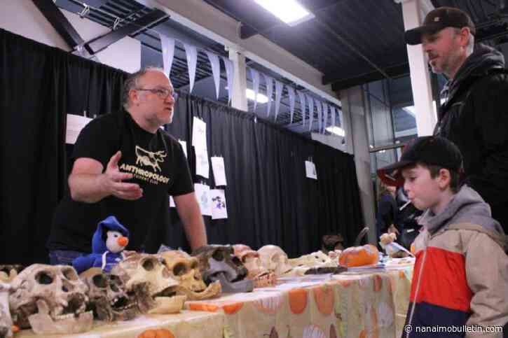 VIU programs, profs, students on display in community festival