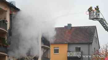 Gasexplosion möglich: Einsatzkräfte suchen nach Explosion in Regensburg zwei Vermisste
