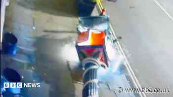 Victoria jubilee clock smashed by reversing lorry