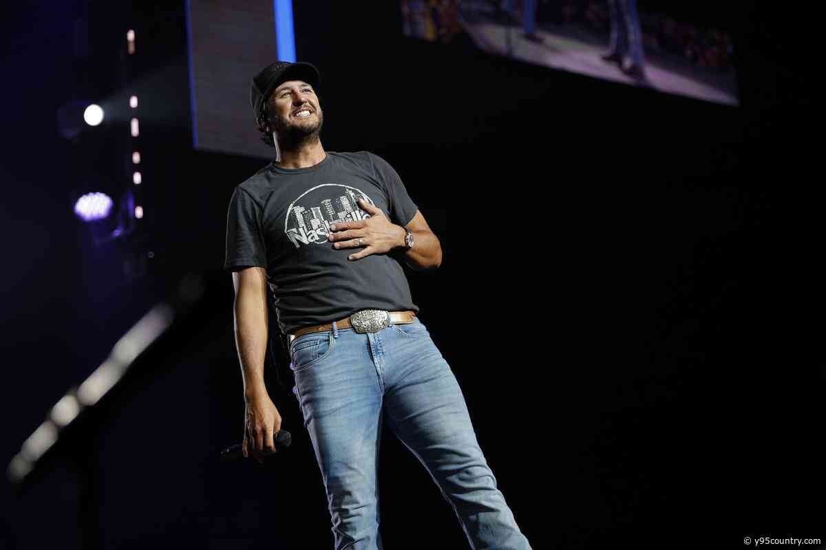 Luke Bryan is Touring With Someone He Cut From 'American Idol'
