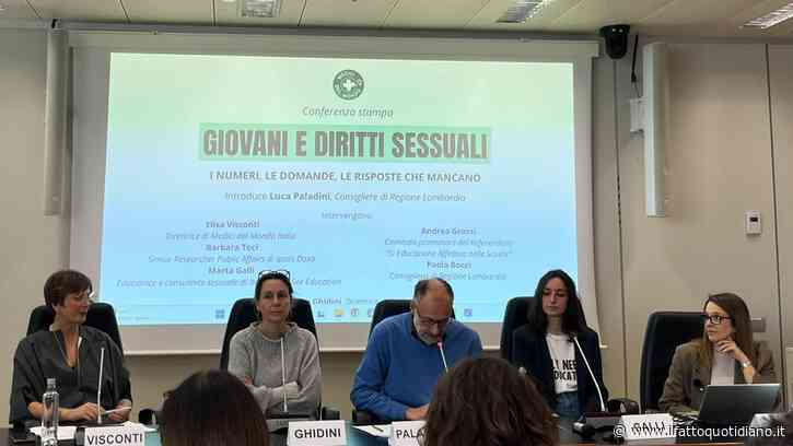 Studio Ipsos, il 71% dei giovani vuole l’educazione sessuale a scuola. E uno su tre si informa con la pornografia