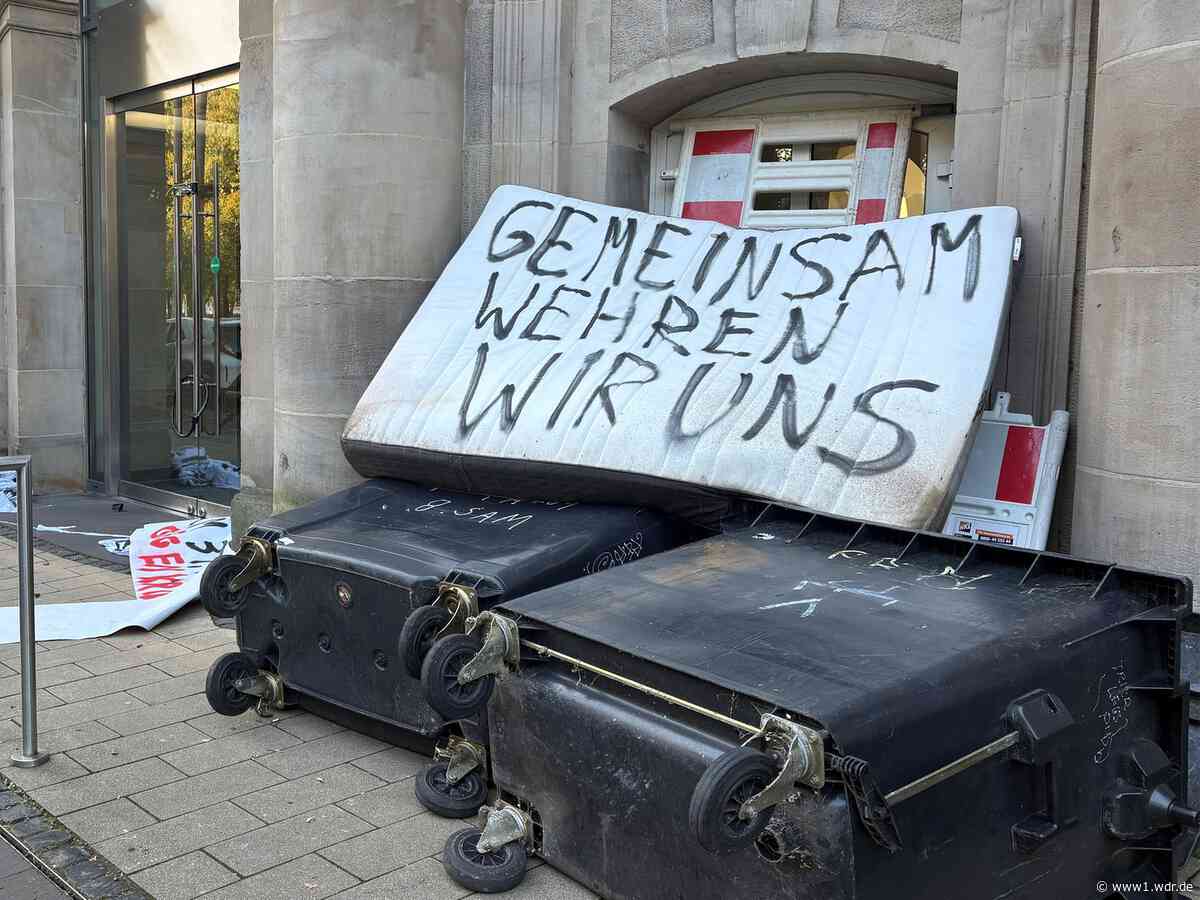 Gen-Z vor TH Köln: 30 Menschen blockieren das Gebäude