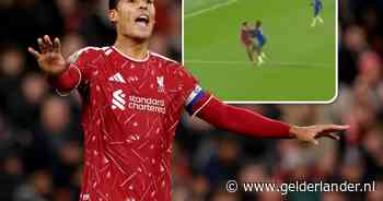 Virgil van Dijk krijgt opeens beuk van Oranje-teamgenoot: 'Geen idee waarom, vraag het hem'