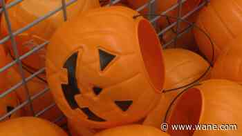 Fort Wayne Police Department gives safety tips for Halloween