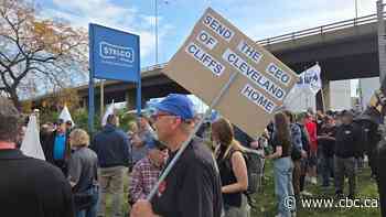 'Actions speak louder than words': Stelco workers rally in Hamilton, asking government to act quickly