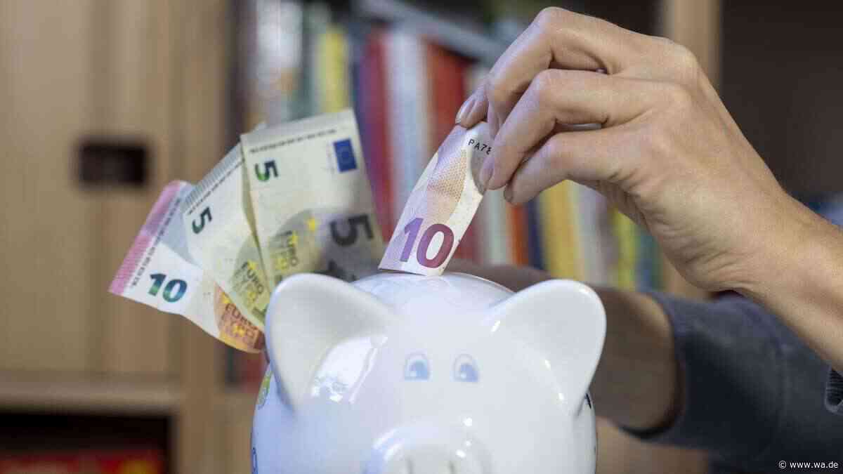 Spar-Sieger in der EU: Nur in einem Nachbarland legen Bürger noch mehr zurück – doch Deutsche machen teuren Fehler