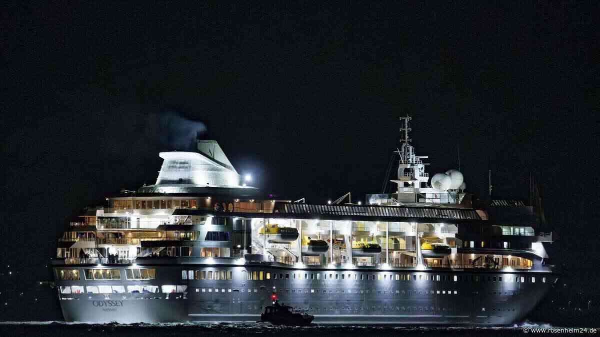 Kreuzfahrt-Schock: Reederei geht das Geld aus – Gäste müssen bei Weltreise von Bord