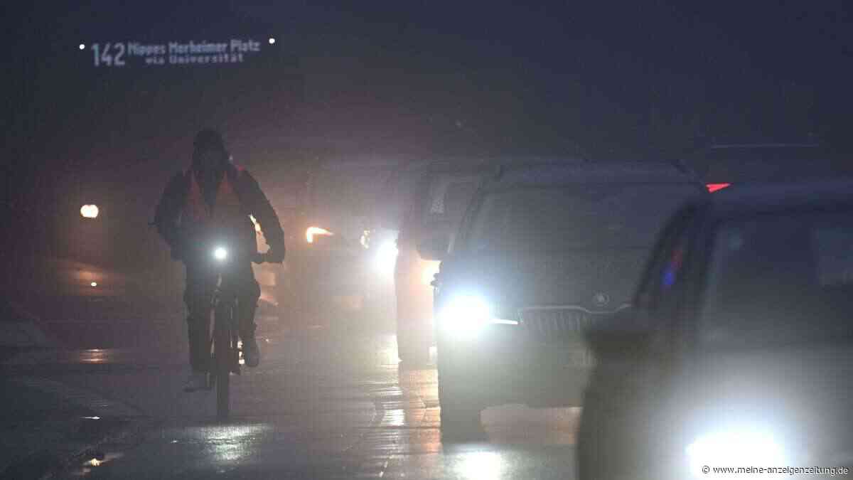Nebel: Worauf Autofahrer und Radler jetzt achten müssen