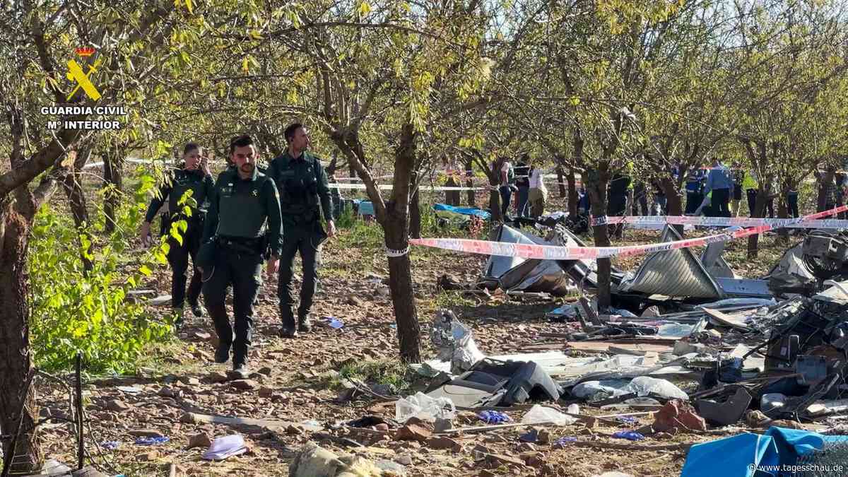 Zugunglück in Spanien: Fahrdatenschreiber geborgen