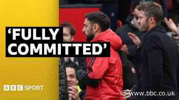 Carrick says there are 'no issues' with captain Fernandes