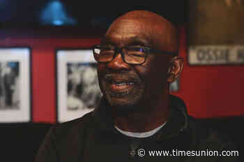 Mookie Wilson and family bring Southern barbecue to Albany
