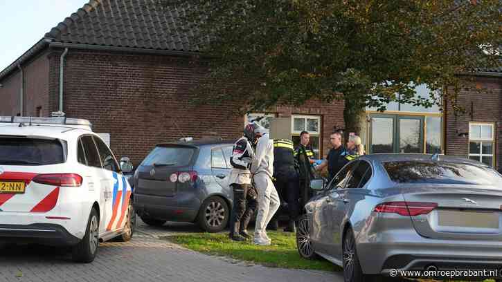 Geld en ponypacks gevonden in auto, mogelijke drugsdealer aangehouden
