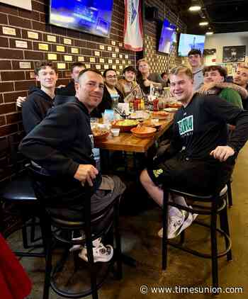 Siena basketball coach Nevada Smith treats student managers to dinner