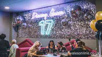 Free game of bingo for four friends at Buzz Bingo