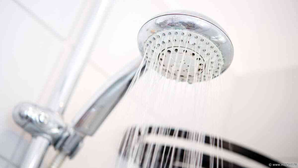 Kalkflecken am Duschkopf effektiv entfernen – so funktioniert es mit Zitronensäure