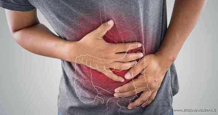 Tumore al colon-retto, perché colpisce sempre più persone sotto i 50 anni? Uno studio scopre differenze nelle cellule tumorali dei giovani. Dall’anemia al sangue nelle feci, i sintomi da non sottovalutare
