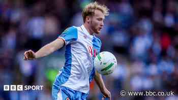Halifax sign Houghton on loan from Blackburn