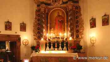 Geistermessen in Gelting: Jede Nacht um Mitternacht stahlt die kleine Kapelle im Geisterlicht
