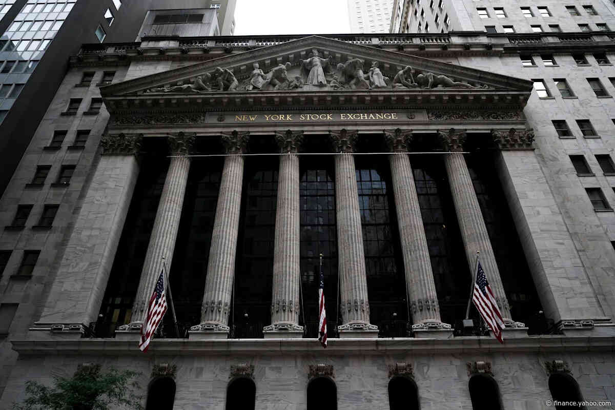 Stocks plunge on the final trading day of October as AI reckoning grips Wall Street
