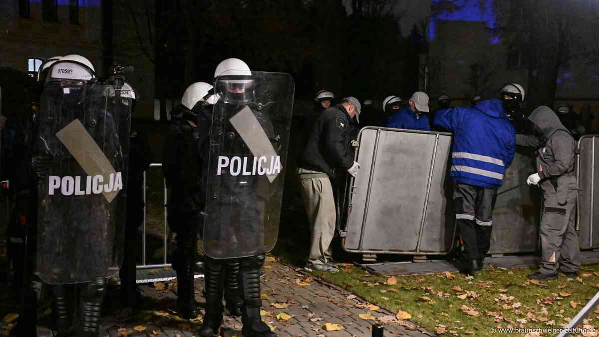 Polen: Streit um Verfassungsgericht eskaliert – Präsident bricht Reise ab