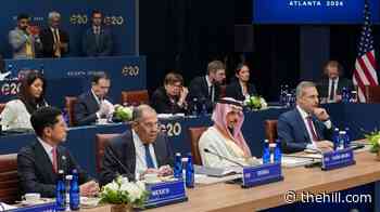 G20 foreign ministers scrap 'family photo' as Lavrov crashes party
