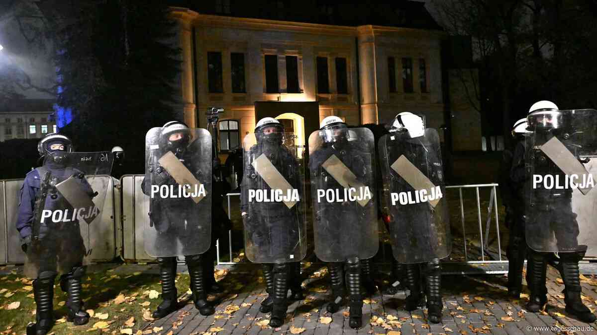 Polen: Tumult und Protest vor dem Verfassungsgericht