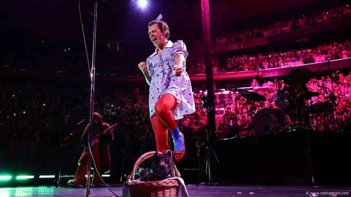 Harryween Is Back From Dead: Harry Styles Dons ‘X Factor’ Outfit for Stevie Wonder Cover