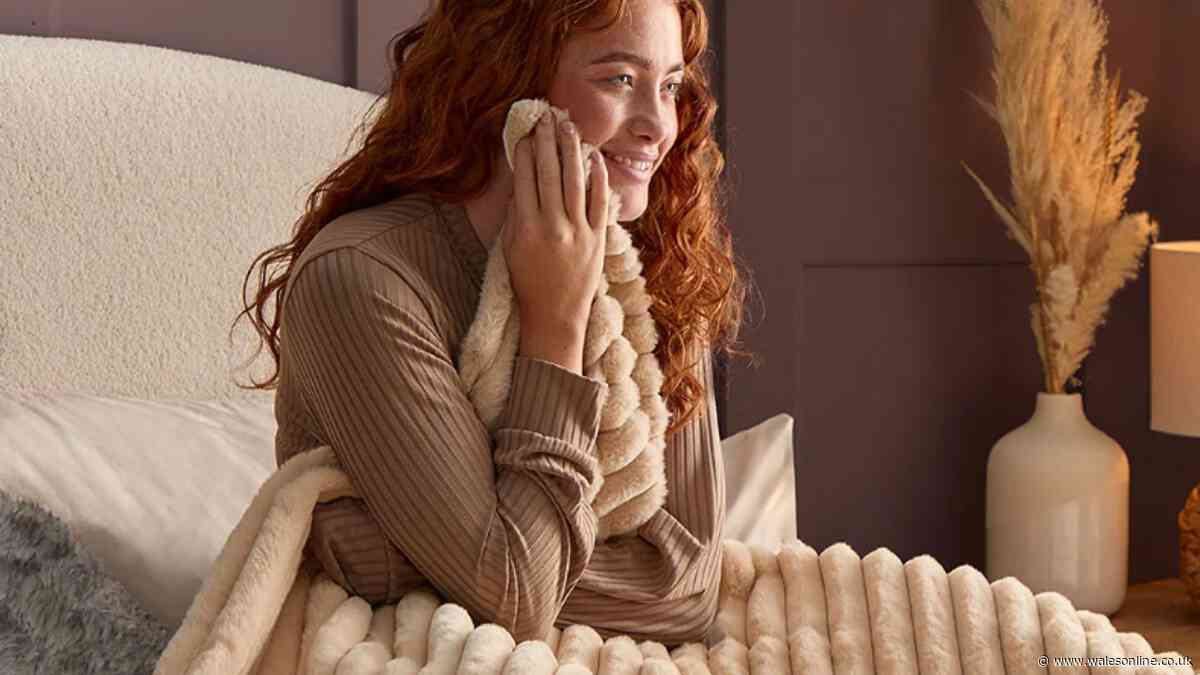 'Snuggly' Silentnight blanket just 3p-an-hour to run drops by £28 in autumn deal