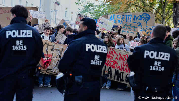 La Generazione Z si mobilita in Germania: 32 cortei tra rivendicazioni, timori per gli estremisti e l’incognita Halloween