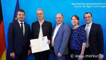 Pöckings Bürgermeister Schnitzler erhält Kommunale Verdienstmedaille in Silber