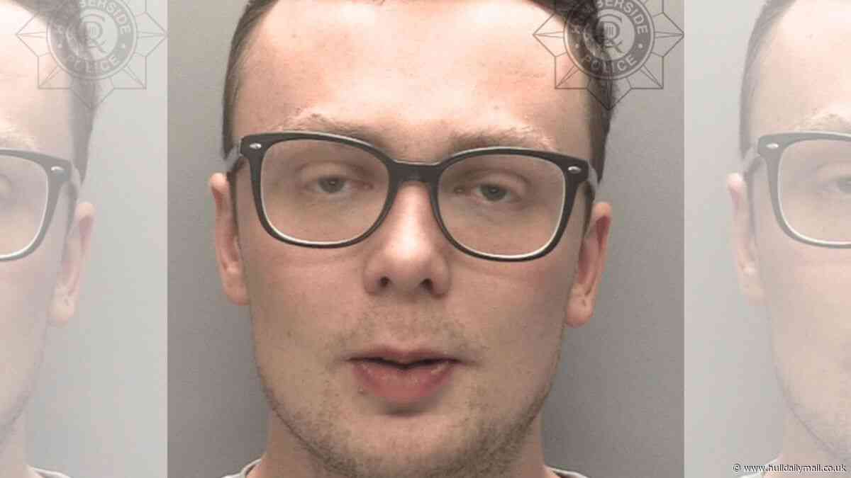 'Predatory' teacher sent sexual messages to pupil