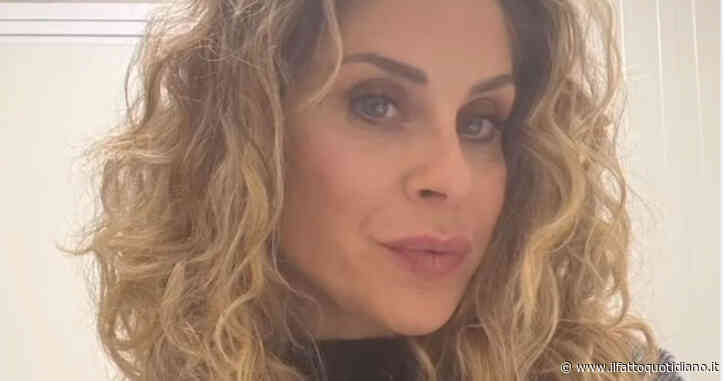 “Robbie Williams mi ha fatto una corte spietata, mi chiamava a casa. Non mi è piaciuto come hanno rappresentato le ragazze di Non è la Rai nella serie degli 883, nessuno chiedeva loro di sc****e”: così Eleonora Cecere