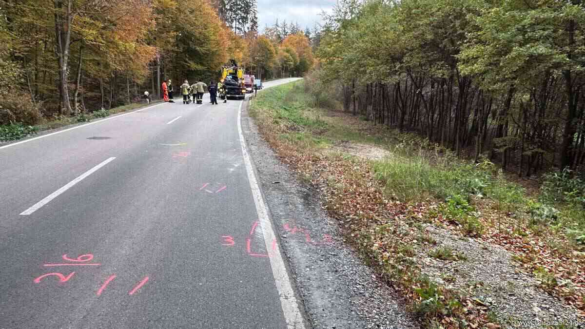 Beifahrerin stirbt nach Oldtimer-Crash bei Hohenlinden – Fahrer schwer verletzt