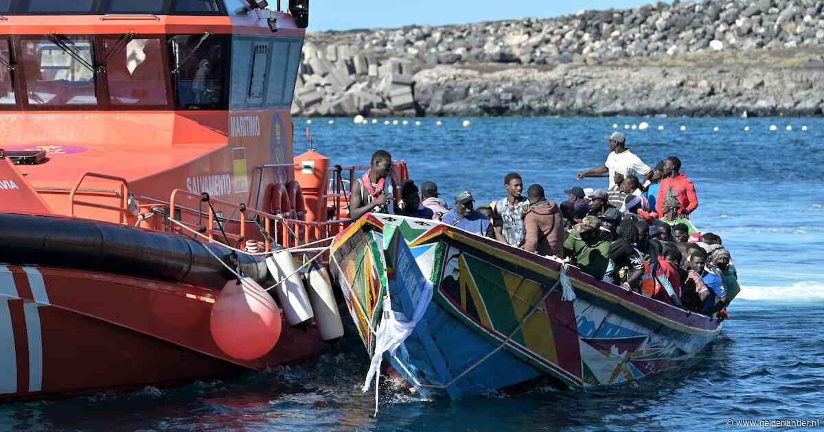 Spaanse reddingsdiensten brengen meer dan 500 migranten aan land in 24 uur