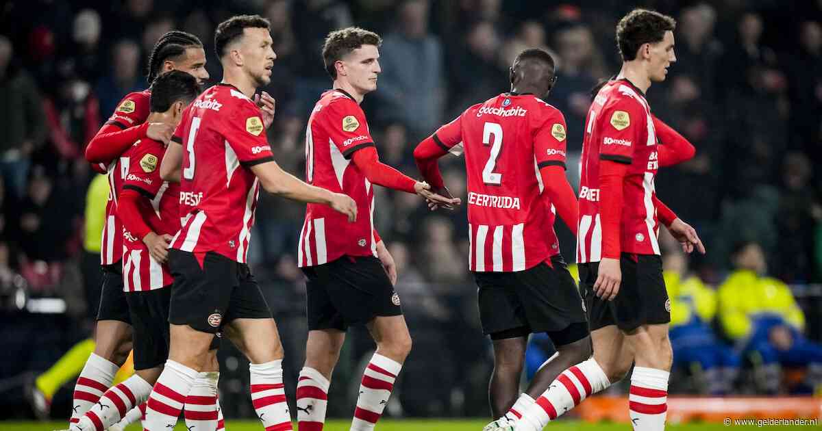 LIVE eredivisie | PSV verdubbelt op slag van rust marge tegen Willem II: Til scoort met hak