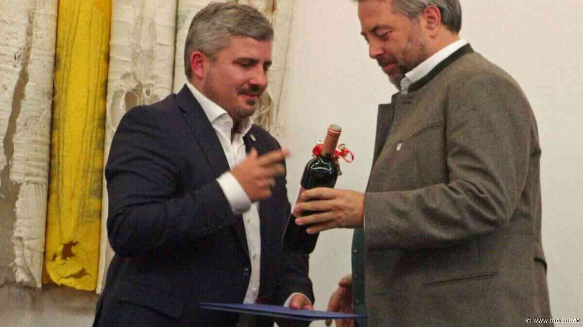 Ex-Bürgermeister verlässt Stadtrat: „Wenn’s mal knirscht, hockt's Euch zu einer halben Bier zusammen"