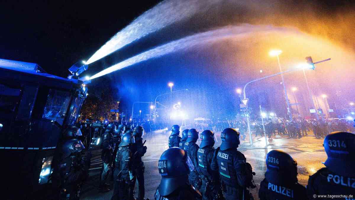 Weitgehend friedlich - in einigen Städten Ausschreitungen
