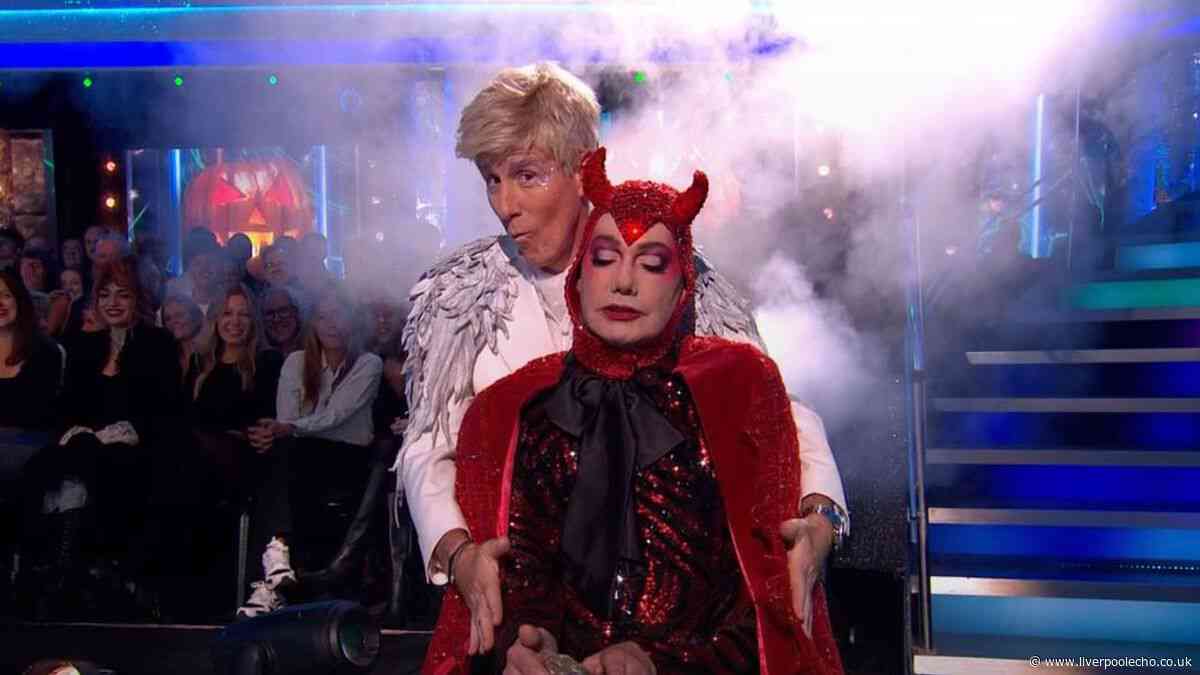 Anton Du Beke's transformation leaves Strictly viewers saying same thing as host 'disturbed'
